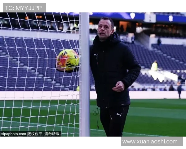 热刺友谊赛大胜里昂红牌事件引发全场热议与转会传闻